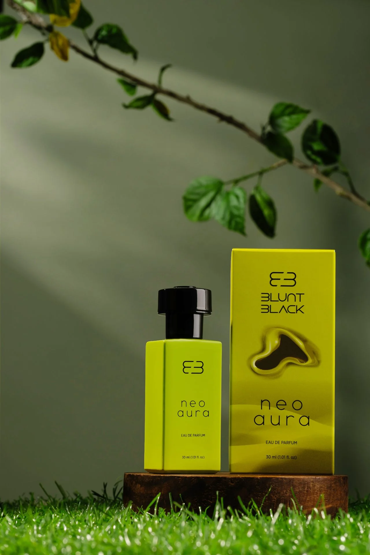 BLUNTBLACK Neo Aura Radiant Perfume Bottle